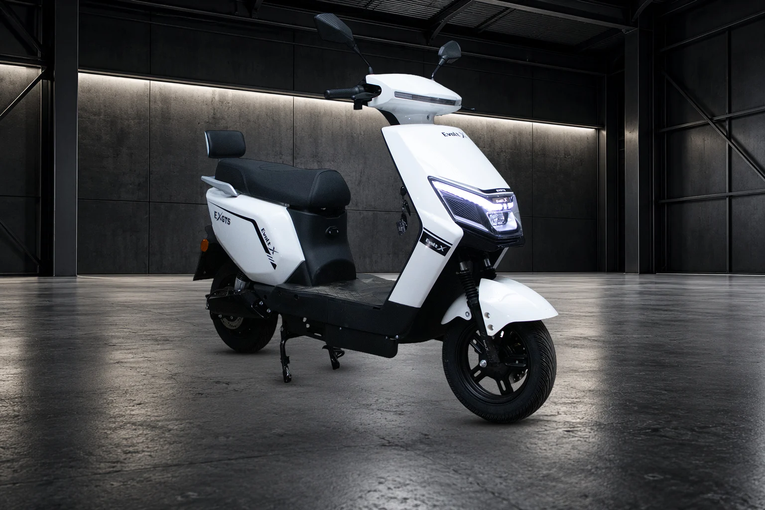 Evolt X EXGTS na cor Branca Pearl no showroom