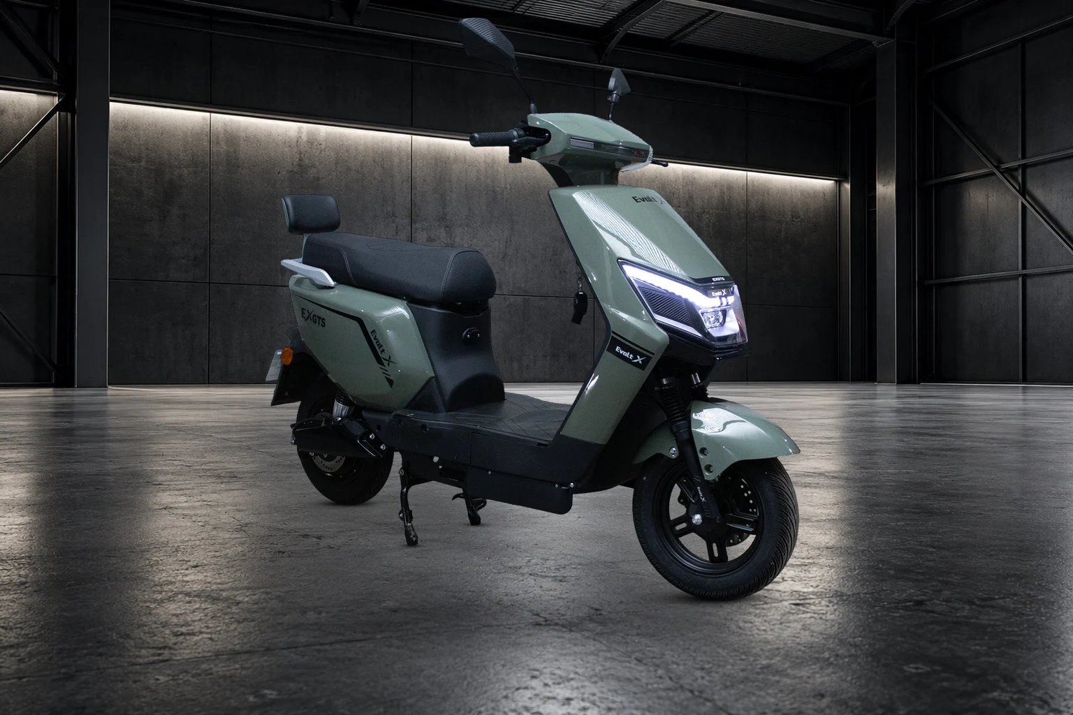 Evolt X EXGTS na cor Verde Forest no showroom